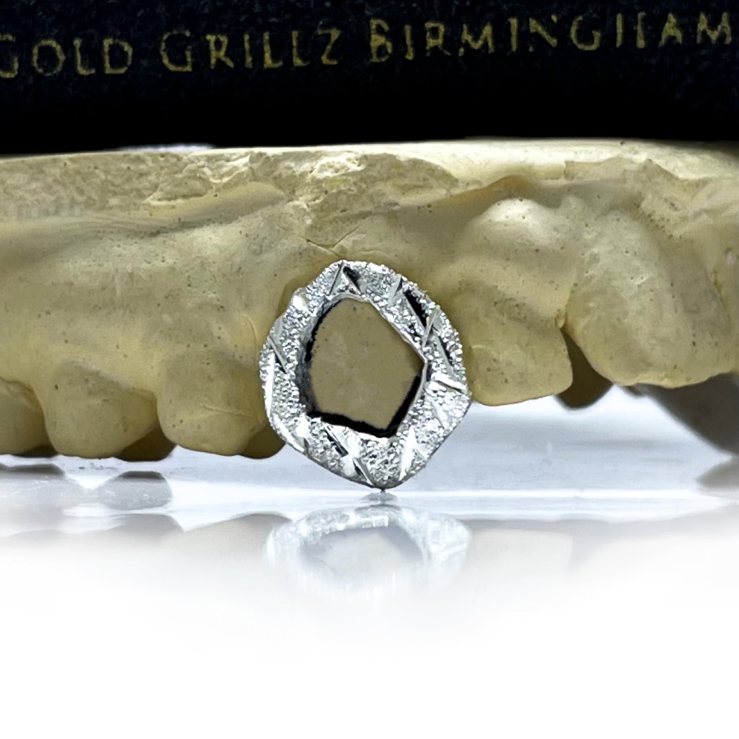 Fenêtres coupées en ananas 1 à 8 majuscules (toutes positions)